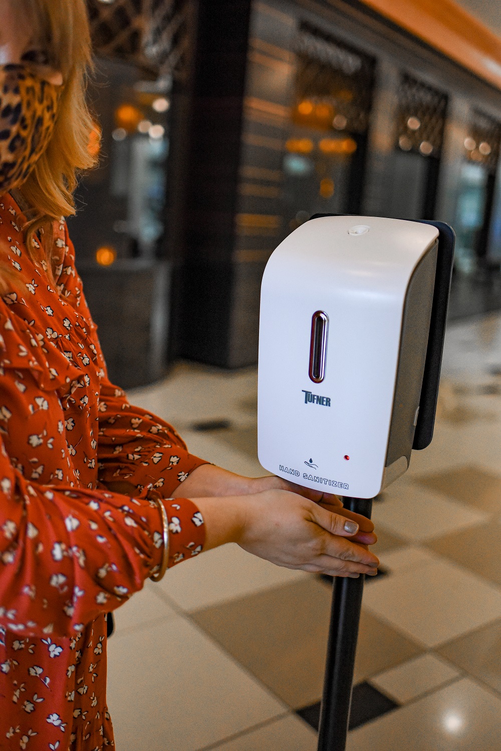 Shopping Safe at Twelve Oaks Mall: I'm sharing my tips for enjoying a girls day at the mall, with tips for staying safe at mall shops and restaurants. #twelveoaksmall #shoptwelveoaks #detroitmall #michiganmall #michiganinfluencer #detroitinfluencer #annarborinfluencer