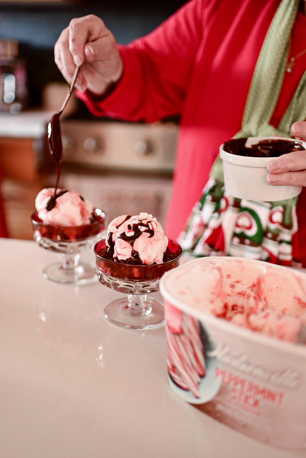 Peppermint Brownie Sundaes with Hudsonville Ice Cream: simple and scrumptious holiday ice cream sundaes featuring limited edition Peppermint Stick! #hudsonvilleicecream #hudsonville #peppermintbrowniesundaes #icecreamsundaerecipe #browniesundaerecipe #peppermintstickicecream