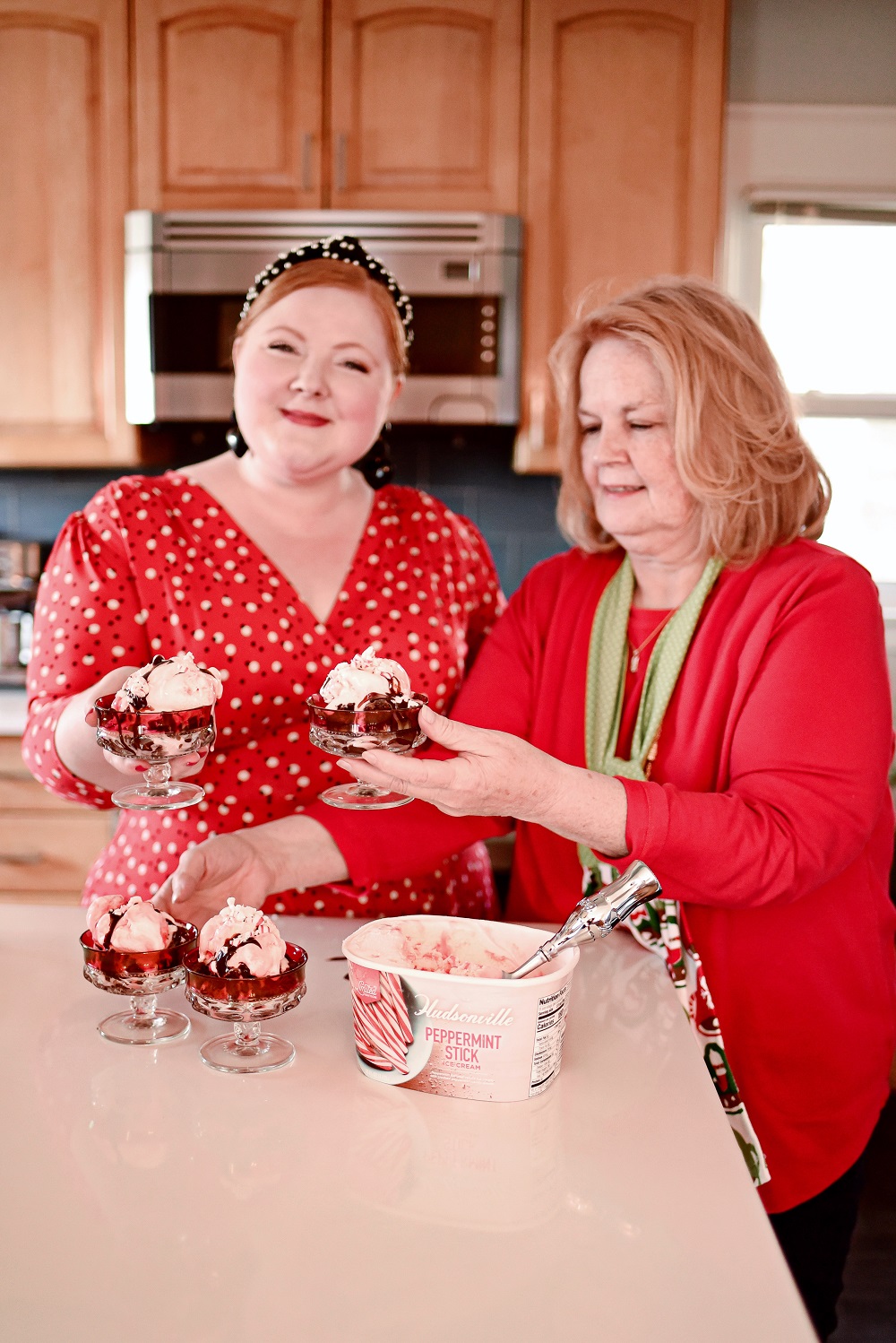 Peppermint Brownie Sundaes with Hudsonville Ice Cream: simple and scrumptious holiday ice cream sundaes featuring limited edition Peppermint Stick! #hudsonvilleicecream #hudsonville #peppermintbrowniesundaes #icecreamsundaerecipe #browniesundaerecipe #peppermintstickicecream