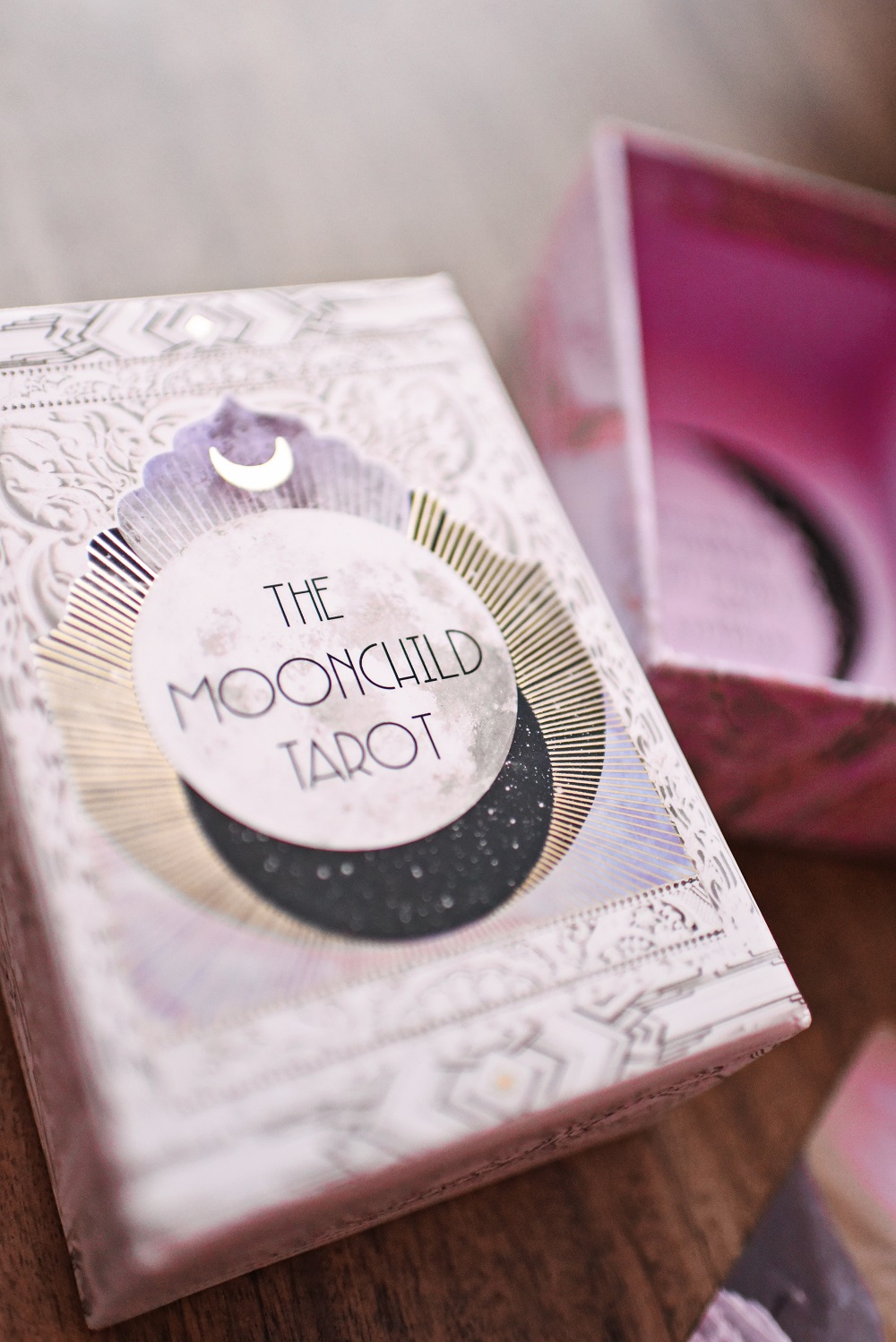 Centering Yourself: Mind, Body, & Spirit with The Moonchild Tarot. A guided journaling activity for self-reflection and giving thanks this Thanksgiving. #themoonchildtarot #mindbodyspirit #spellandthegypsycollective #spellthelabel #cultivatinggratitude