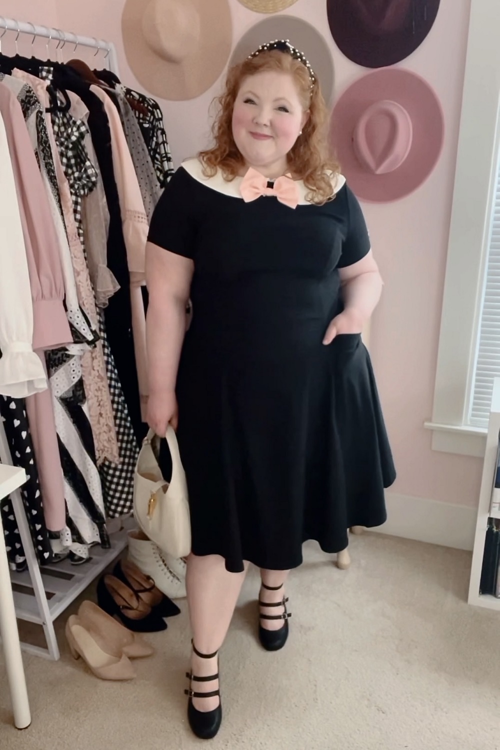 Parisian Chic Plus Size Style: a pink black and white outfit lookbook inspired by Paris, French berets, and ballerina tulle skirts. #parisianchic #frenchgirlstyle #frenchgirlfashion #parisfashion #parisstyle #plussizefashion #plussizeinfluencer