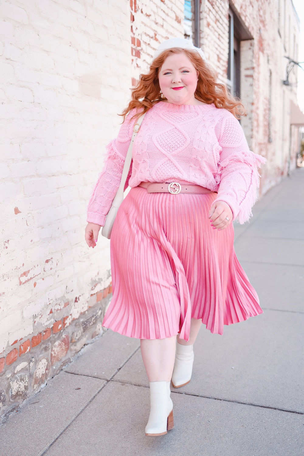 A Pretty in Pink Outfit for the Spring Transition: Mint Julep Boutique sweater, H&M skirt, Gucci Jackie 1961 bag, and Marc Fisher boots. #shopthemint #mintjulepboutique #guccijackie1961 #plussizefashion #plussizestyle