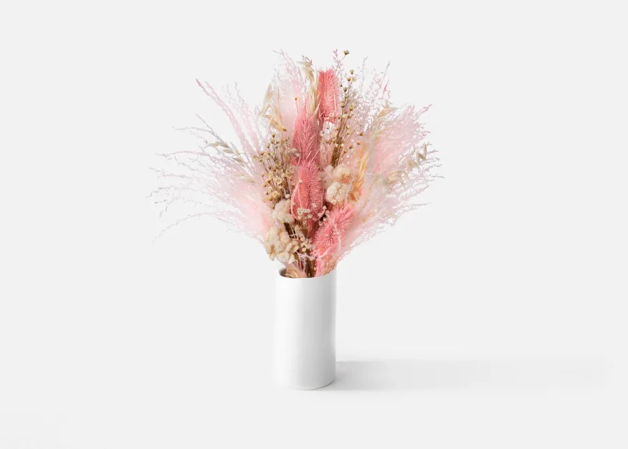 A Review of 3 Flower Delivery Services: Farmgirl Flowers, The Bouqs Co., and UrbanStems. See which online florist brand is right for you! #flowerdelivery #freshflowers #floristreview #flowerreview #urbanstems #urbanstemsreview