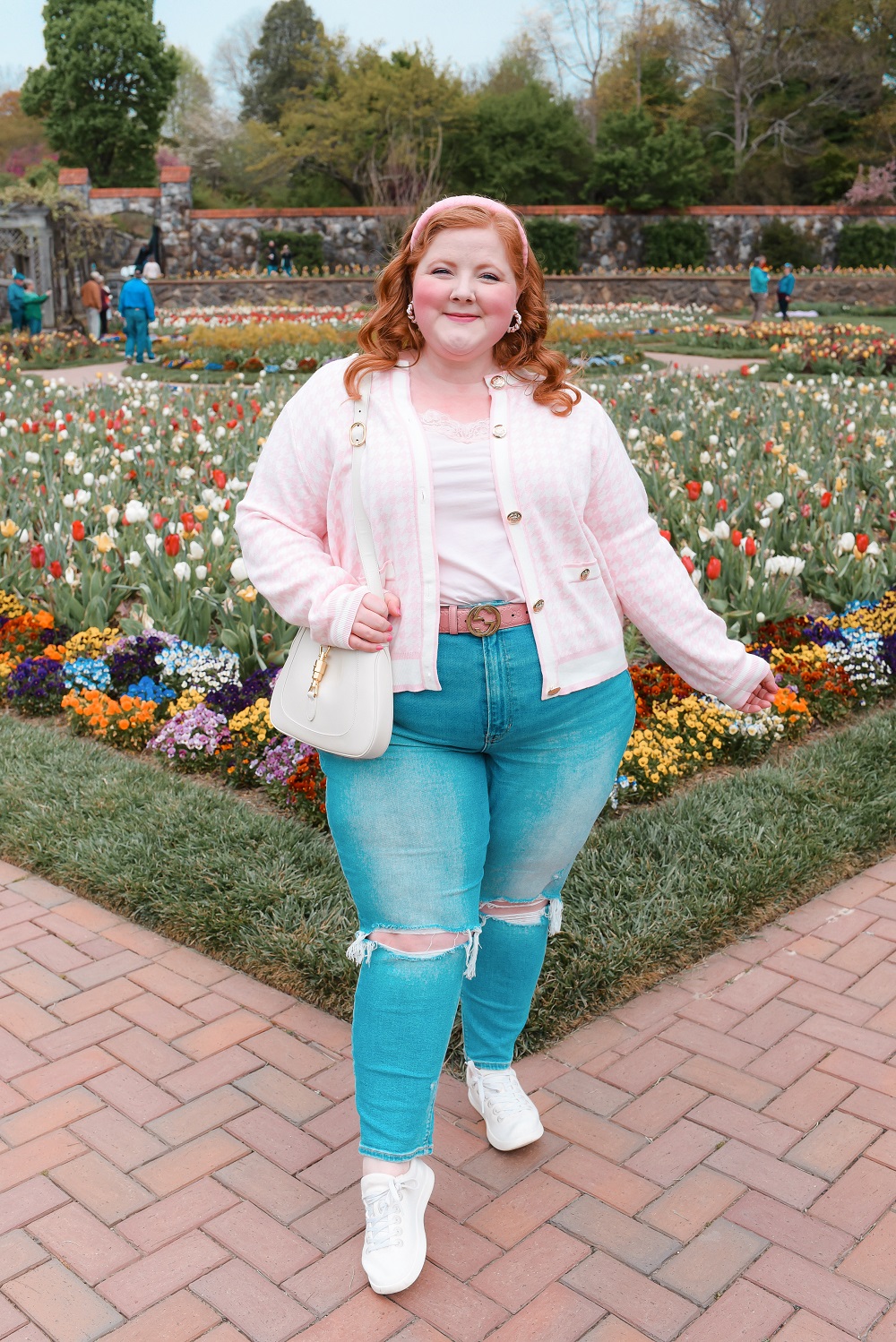 Spring at the Biltmore Estate: a travel guide for the Biltmore's annual Biltmore Blooms flower festival outside Asheville, North Carolina. #biltmoreblooms #biltmoreestate #flowerfestival #visitasheville #plussizetravelblog