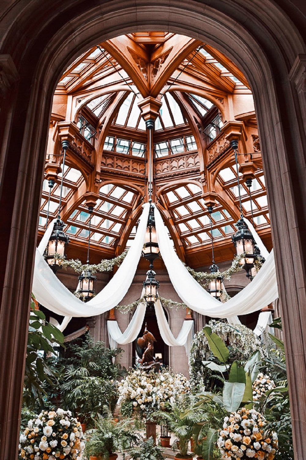 Biltmore Estate Travel Guide: a travel blogger's guide to where to stay, what to see and do, and where to eat and drink at the Biltmore. #thebiltmore #biltmore #biltmoreestate #biltmoretravelguide #biltmoreguide #biltmoreblog