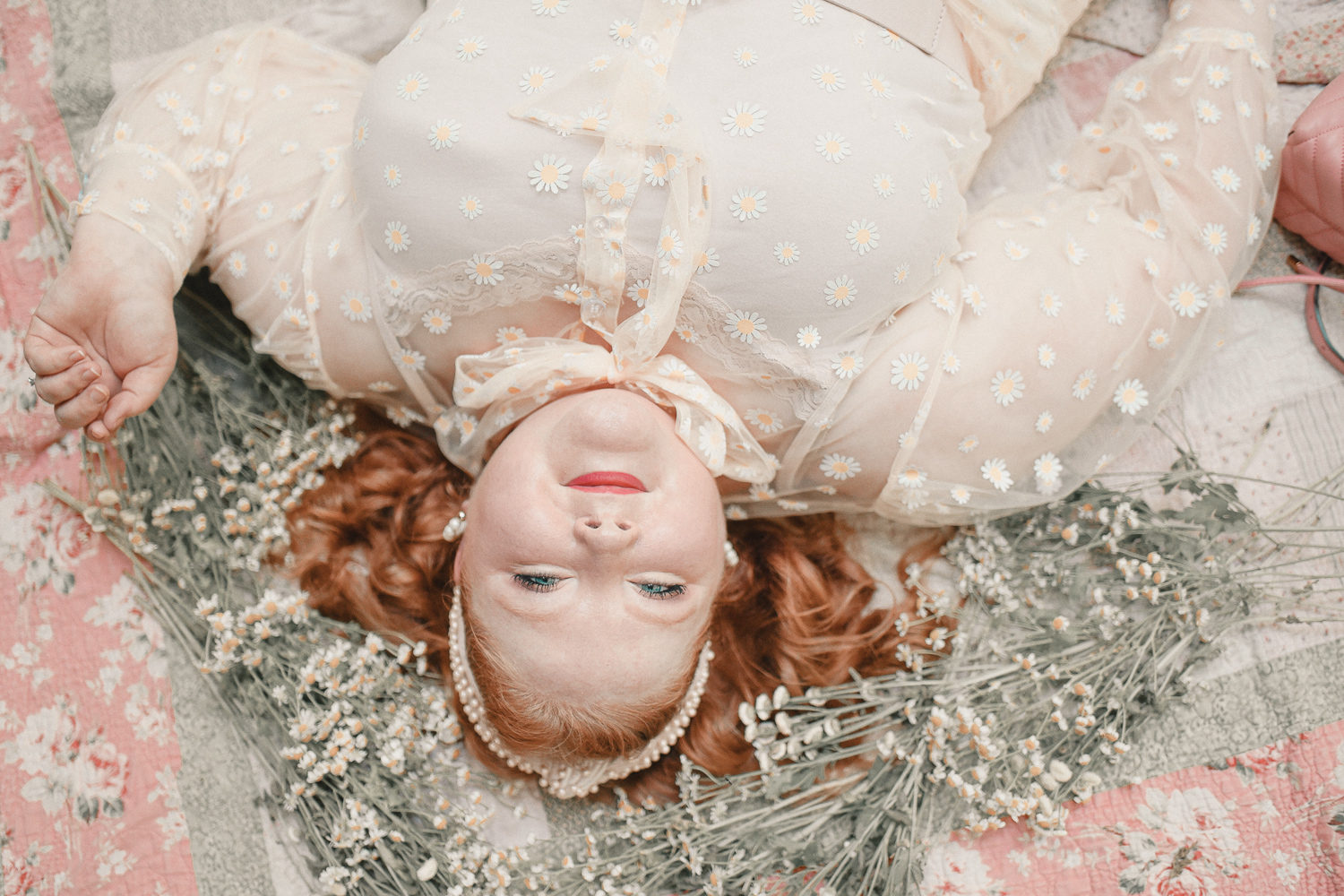 A Cottagecore Picnic for International Picnic Day: shop picnic baskets, fresh flowers and floral quilts for a cottagecore photshoot! #cottagecore #cottagecorepicnic #cottagecorephotoshoot #picnicphotoshoot #folkloreinspiredphotoshoot