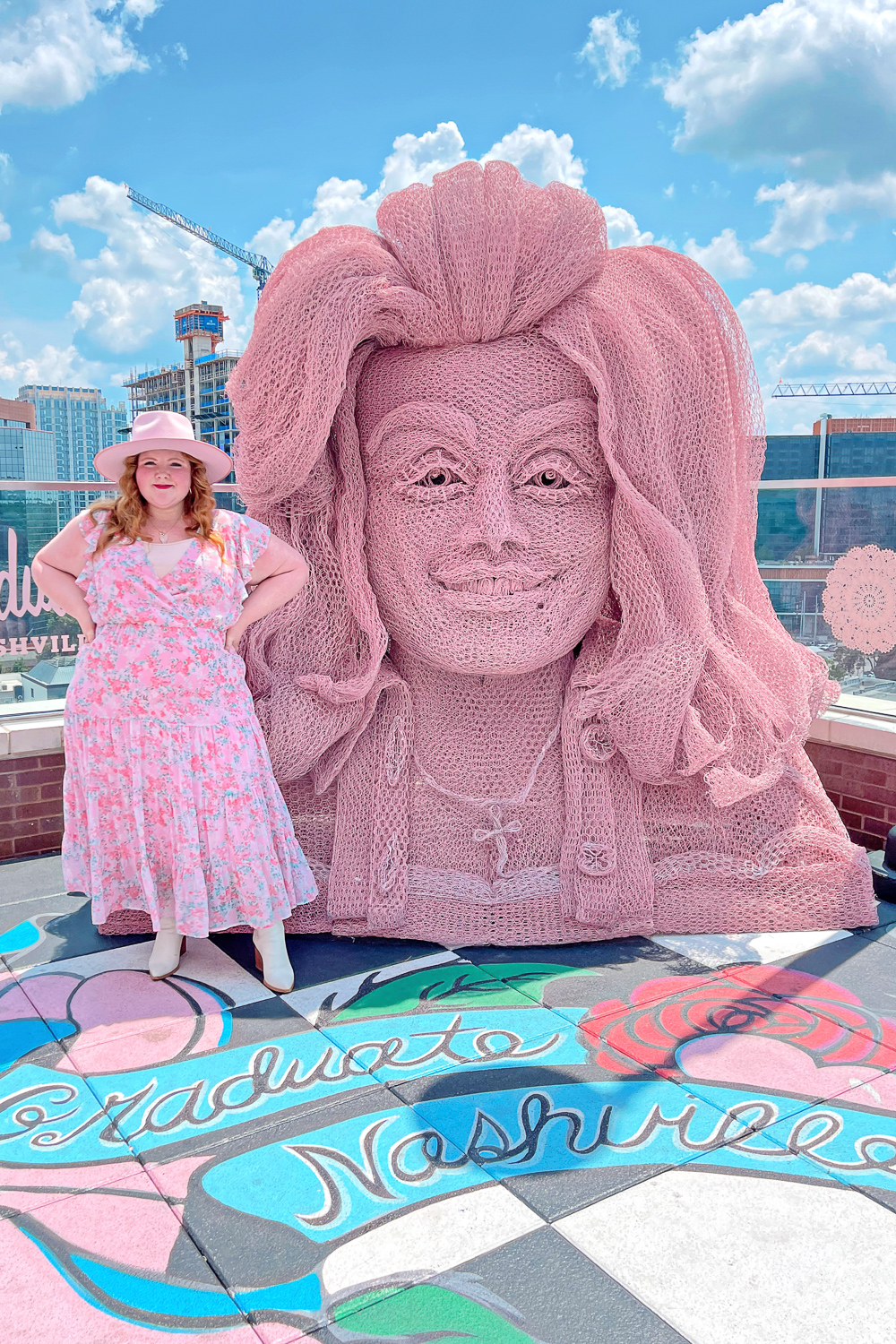 Nashville Travel Guide | I'm sharing hotel recommendations and all my favorite girly, fancy, and fun things to do around Music City! #visitmusiccity #visitnashville #nashvilletravelguide
