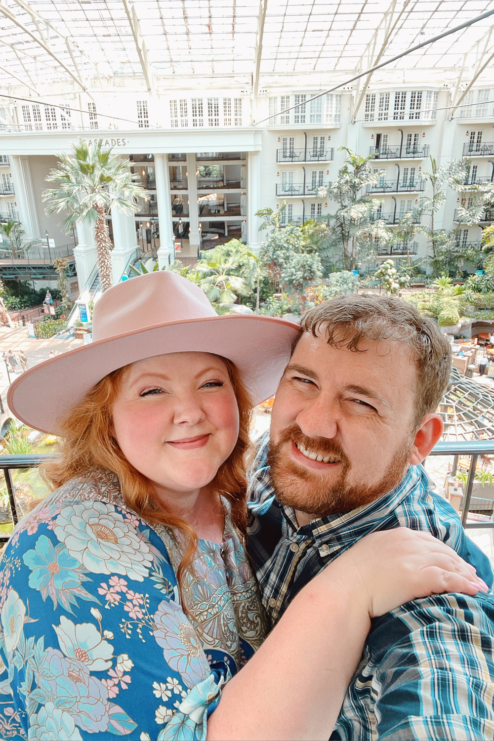 Nashville Travel Guide | I'm sharing hotel recommendations and all my favorite girly, fancy, and fun things to do around Music City! #visitmusiccity #visitnashville #nashvilletravelguide