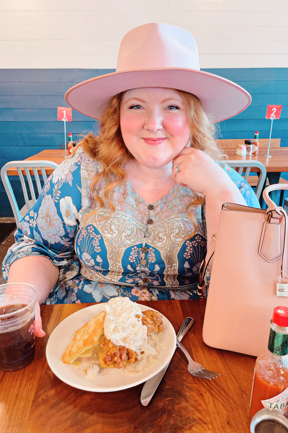 Nashville Travel Guide | I'm sharing hotel recommendations and all my favorite girly, fancy, and fun things to do around Music City! #visitmusiccity #visitnashville #nashvilletravelguide