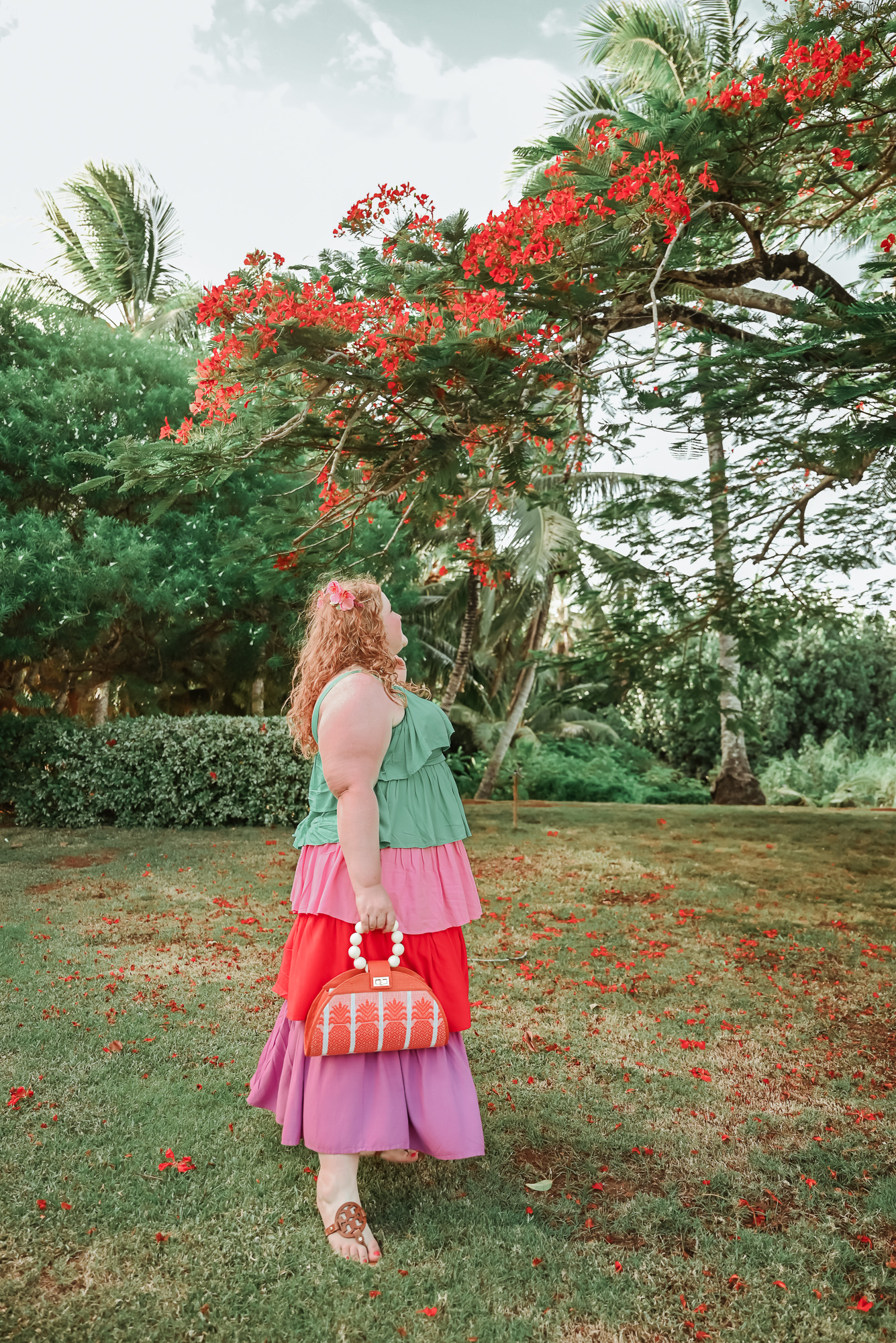 Plus Size Hawaii Vacation Outfits: a plus size travel and lifestyle blogger shares her tips on where to shop and what to wear to Kauai.