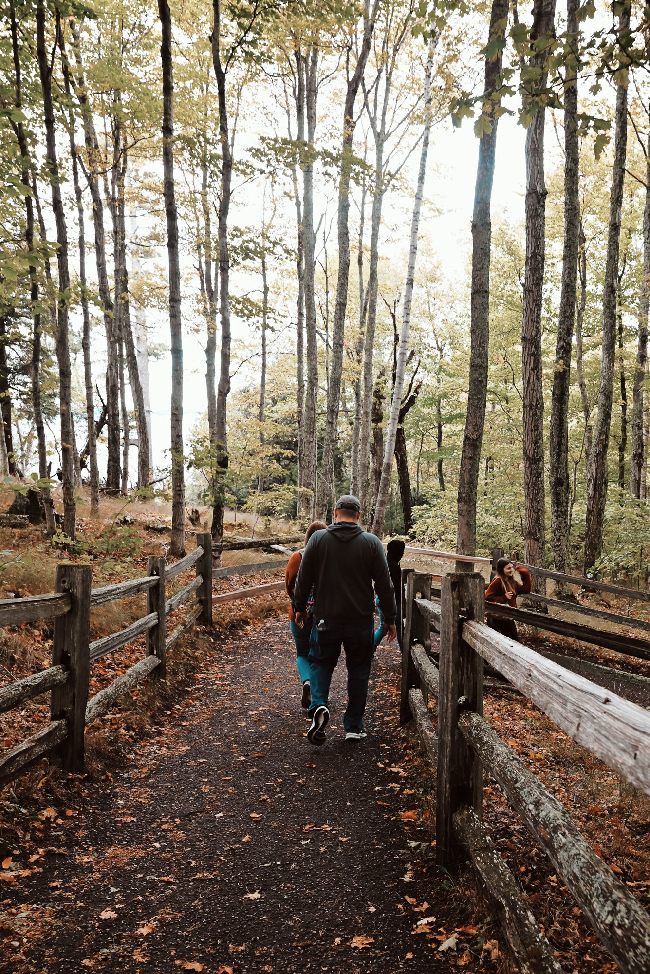 U.P. Weekend in Munising Michigan: a travel blog from our fall trip to Au Train to see the Pictured Rocks, shipwreck tours and Munising Falls. #munising #autrain #picturedrocks #picturedrocksnationallakeshore #upperpeninsula #upmichigan #michiganup #michigantravel #michiganvacation #upnorth