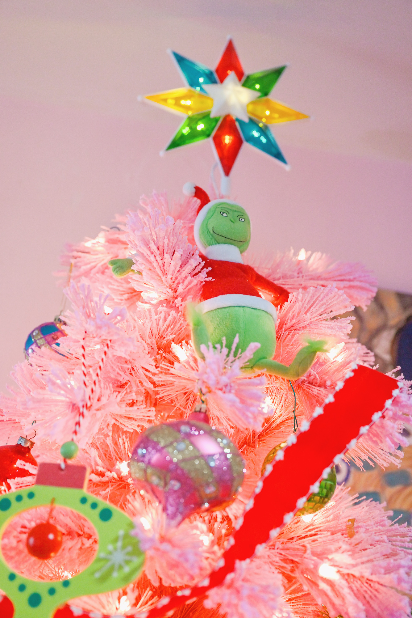 My WHOVILLE Holiday Home Tour: home decorating tips for a very merry Grinchmas, with ornaments and decor for you to shop.