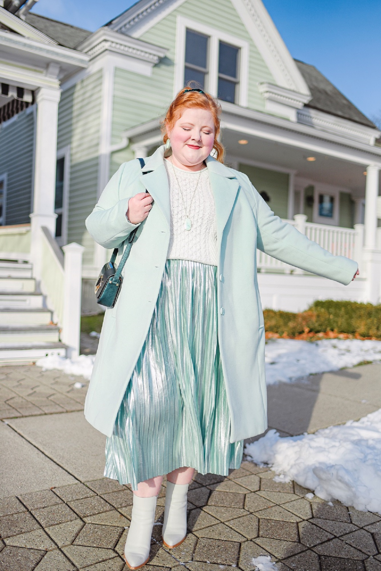 40+ Plus Size Winter Outfit Ideas | Read my tips for building a winter wardrobe and the best places to shop for plus size winter clothes.