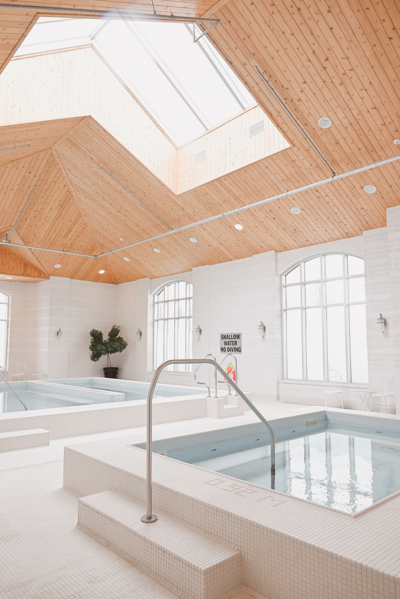 10 Ways to Romance Your Stay at The Bruce Hotel | a review of the boutique luxury Bruce Hotel in Stratford, Ontario.
