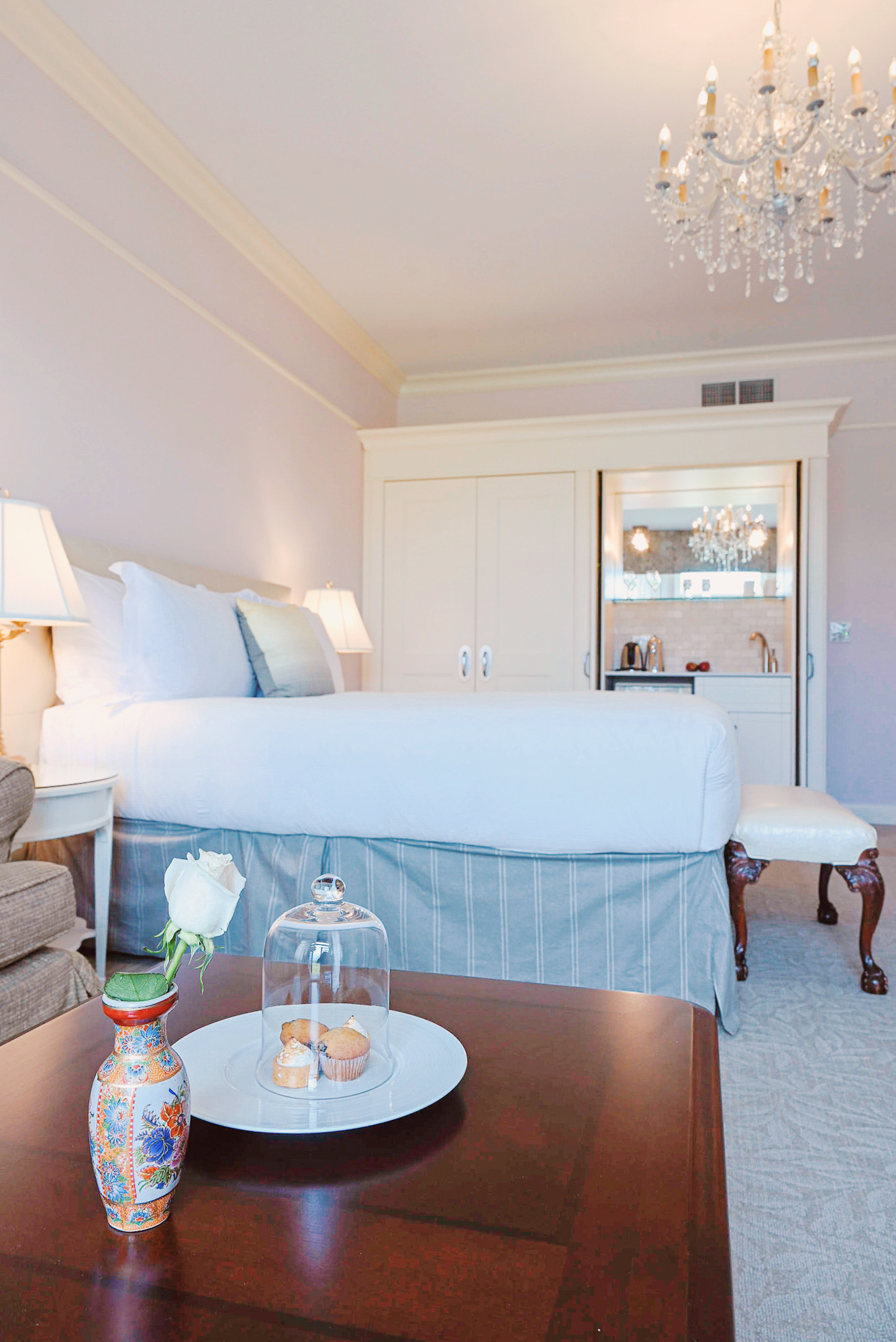 10 Ways to Romance Your Stay at The Bruce Hotel | a review of the boutique luxury Bruce Hotel in Stratford, Ontario.