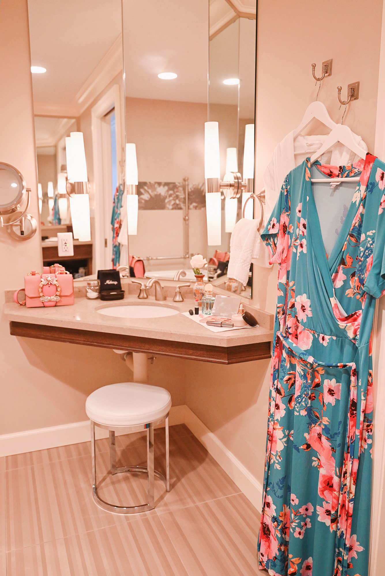 10 Ways to Romance Your Stay at The Bruce Hotel | a review of the boutique luxury Bruce Hotel in Stratford, Ontario.