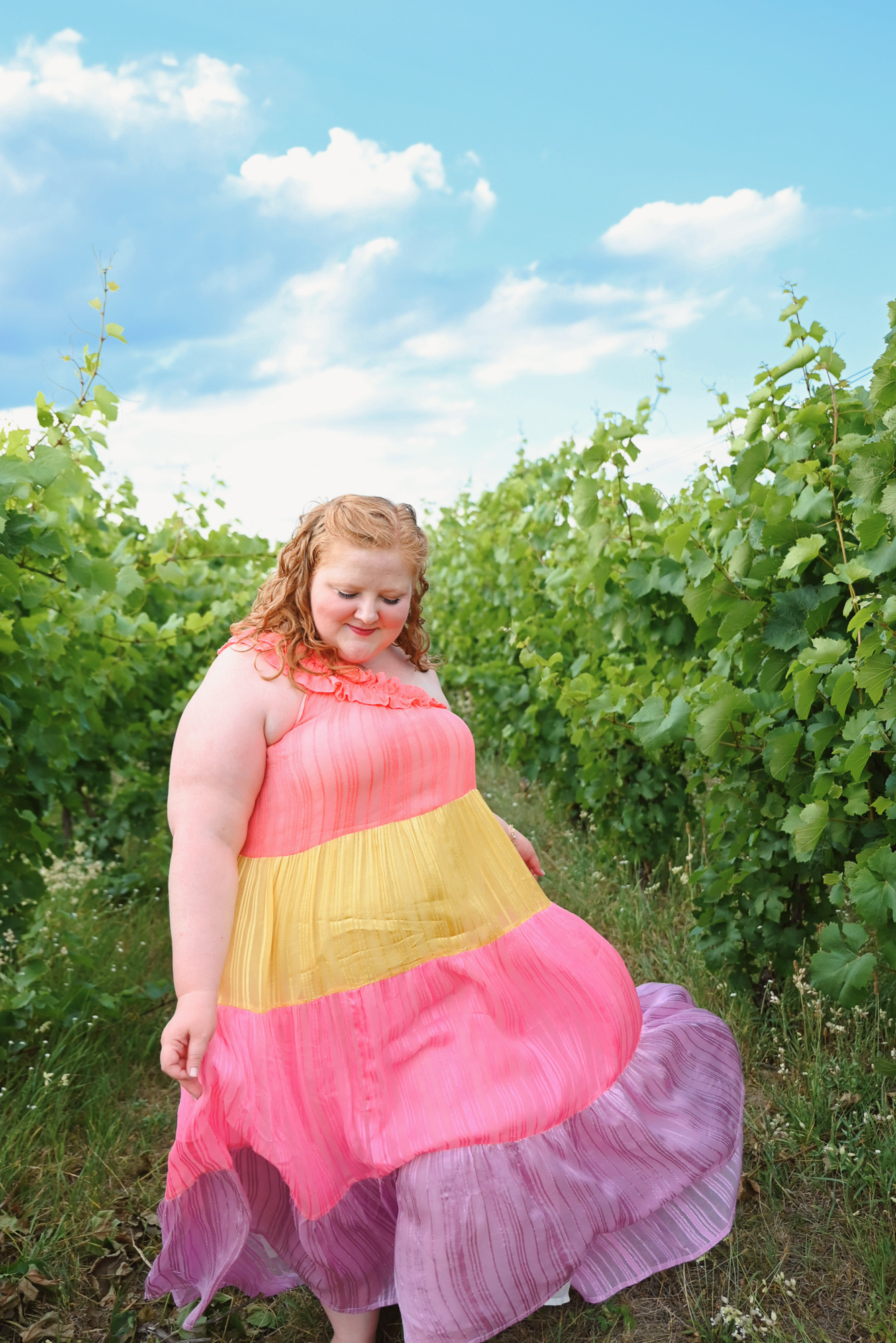 SUNDRESS Brand Guide + Review | A women’s clothing brand sizes xs-XXL specializing in colorful shimmering sundresses and swim coverups.