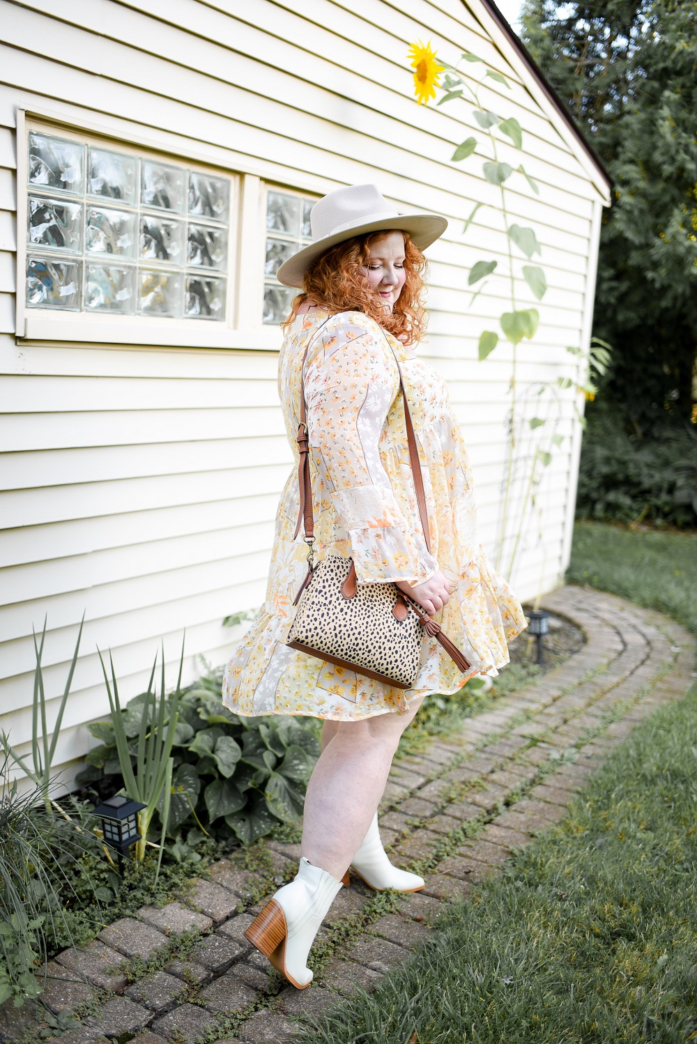 25 Pastel Fall Outfit Ideas | Colorful pastel outfit inspiration for autumn, with links to shop plus size pastel clothing and accessories.