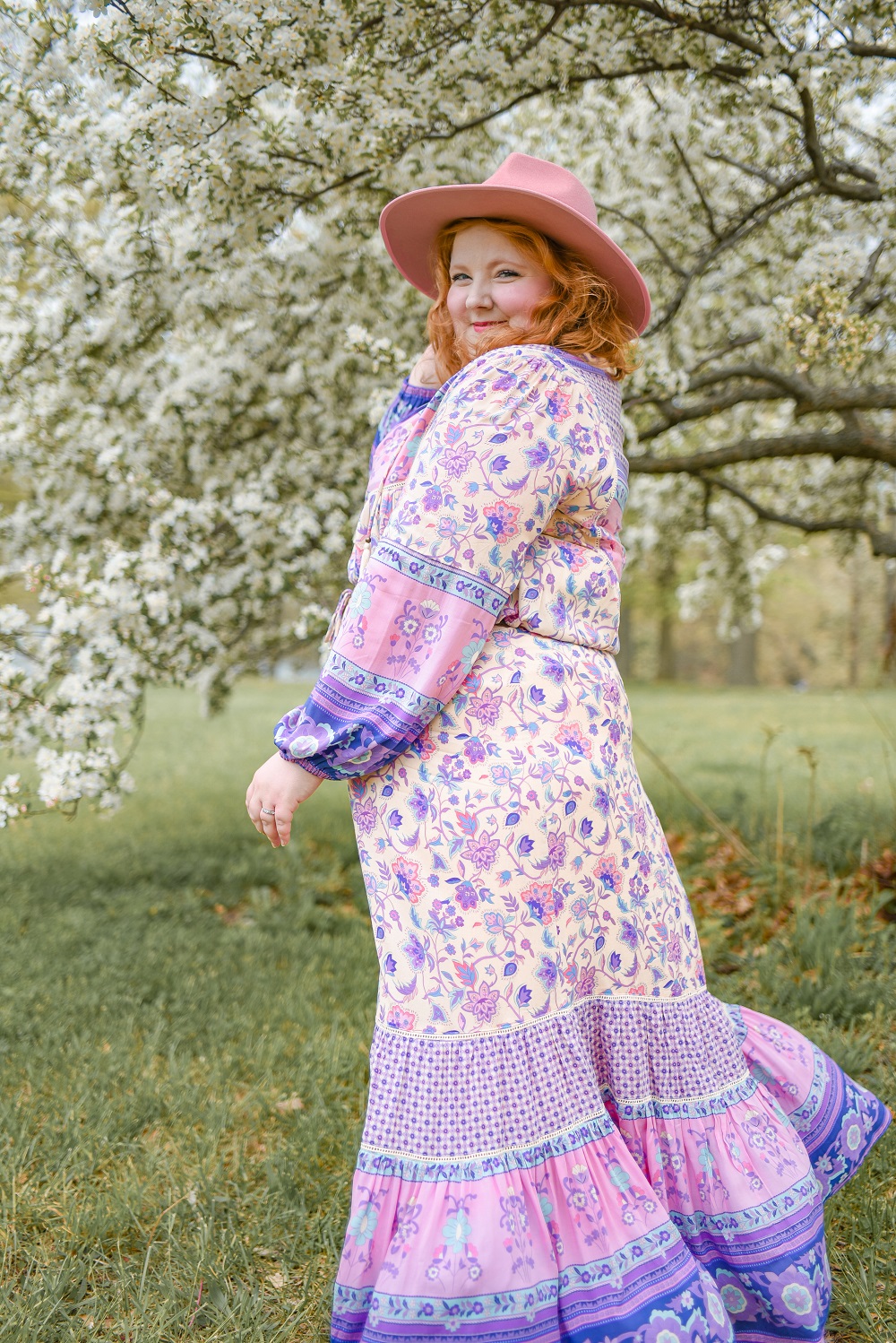25 Pastel Fall Outfit Ideas | Colorful pastel outfit inspiration for autumn, with links to shop plus size pastel clothing and accessories.
