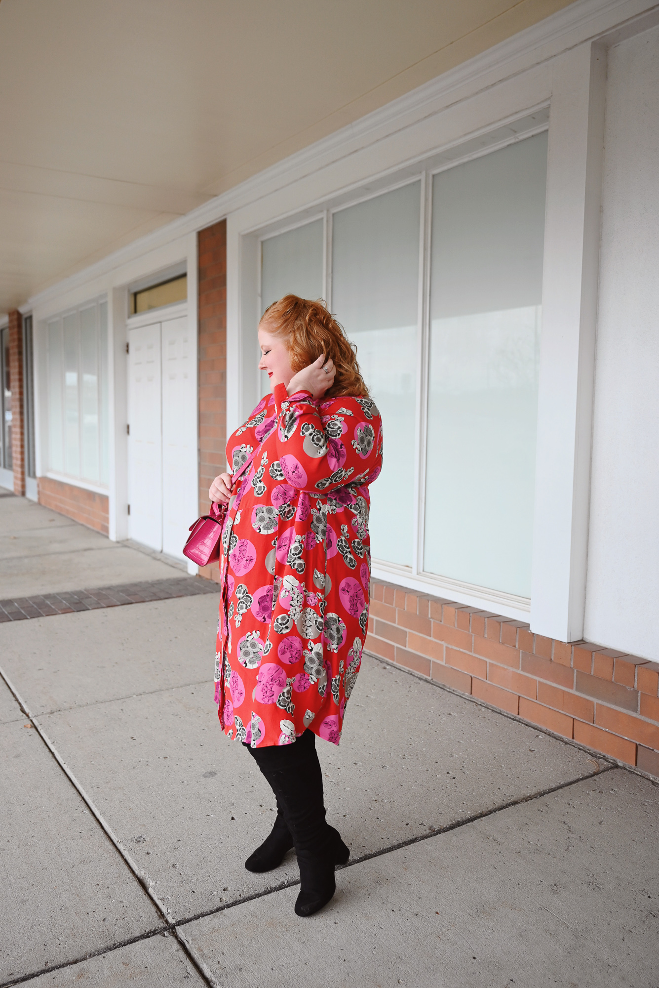 A Red and Pink Holiday Outfit | Shop holiday dresses and sweaters from women's plus size fashion brand ULLA POPKEN (sizes 12-38).