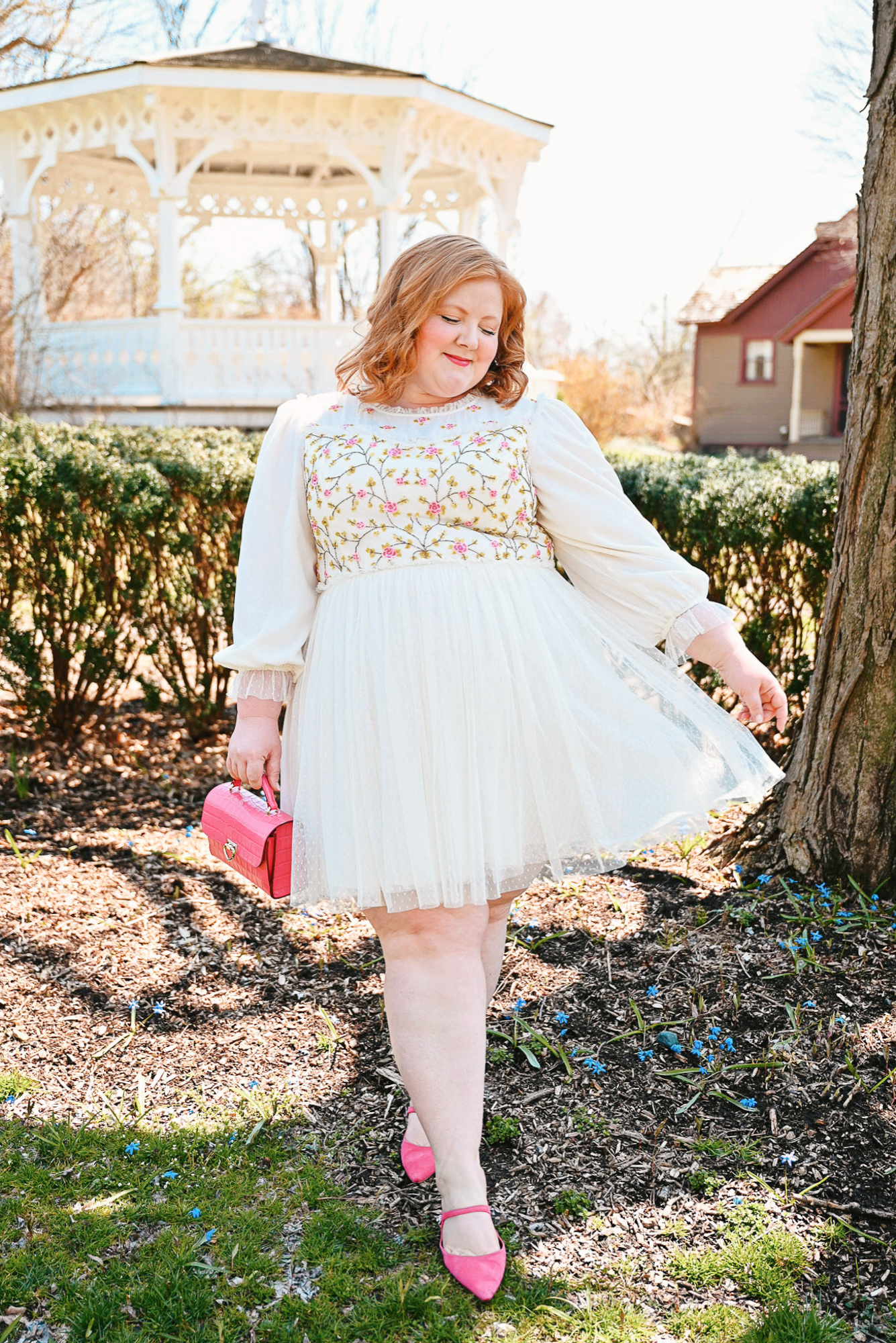 7 Plus Size Easter Outfit Ideas: pastel, floral, rainbow, gingham, lace, toile, and white outfit ideas and spring styles for you to shop.